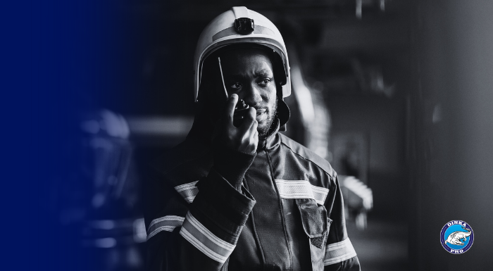 Casques, Bottes, et Tenues : L'Essentiel des Uniformes des Sapeurs-Pompiers