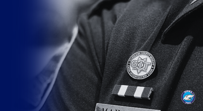 Pins et badges : Comment renforcer l'identité visuelle des agents de sécurité au Sénégal